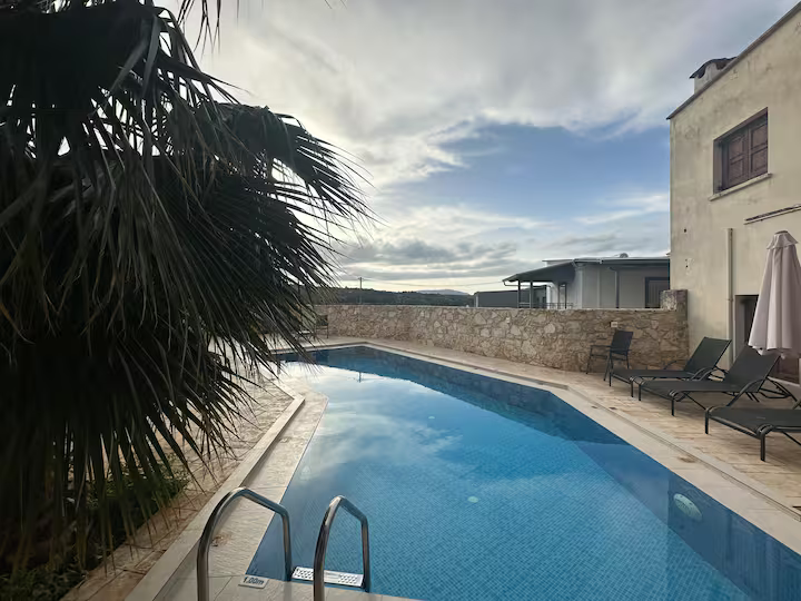pool villa panemidi